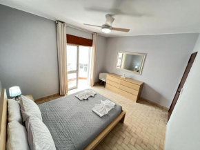 Pêra Dreams next to the beach